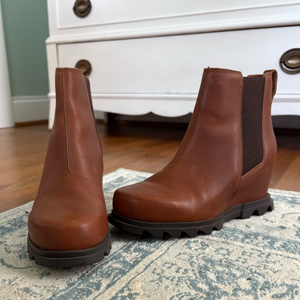 Sorel Joan of Arctic Wedge III Chelsea Boots